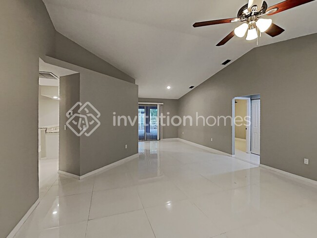 Building Photo - 7509 42nd Ct E