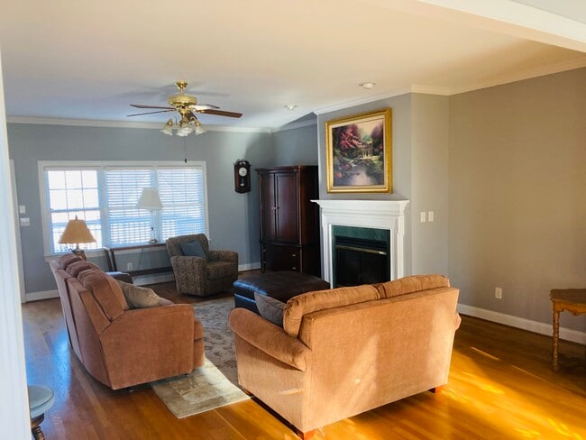 Family Room - 5804 Billet Rd