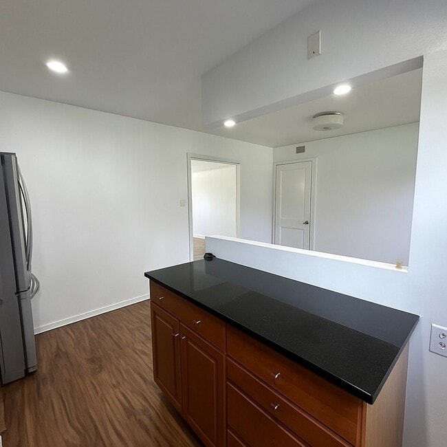 Building Photo - 121 Cherry Parke