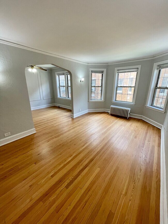 Foto del edificio - 1635 W Fargo Ave