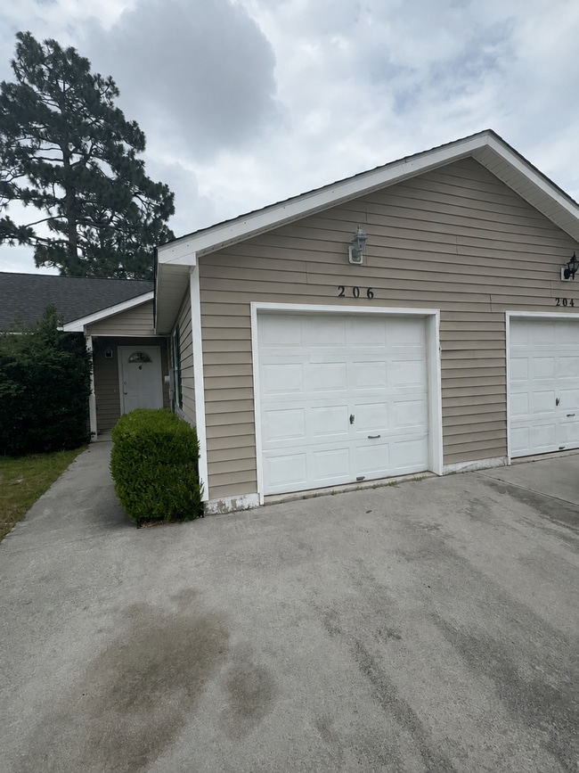 Building Photo - 206 Faison Ln