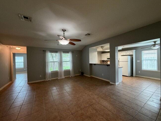 Building Photo - 6629 Kodiak Dr