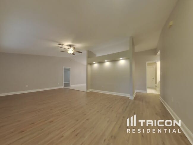 Building Photo - 26352 Barbinos Dr