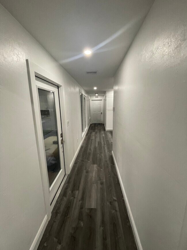 Foto del edificio - 3985 24th Ave SE