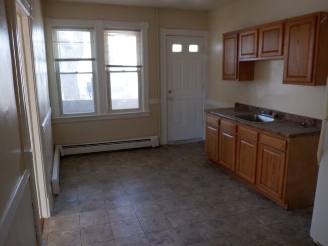 Building Photo - 119 Sisson Ave