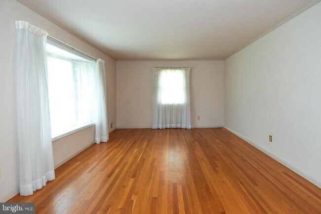 Foto del edificio - 606 Kingsley Rd SW
