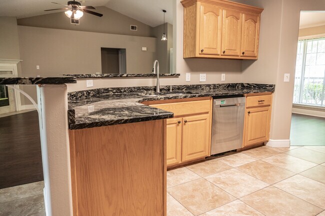 Foto del edificio - 211 Foxchase Way