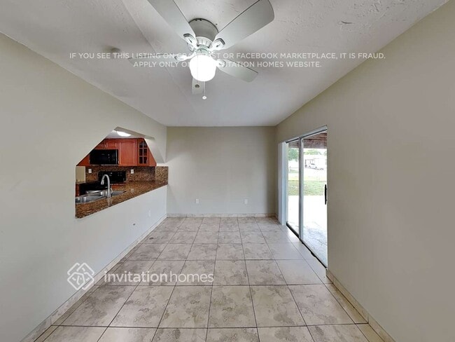 Building Photo - 8659 Sheraton Dr