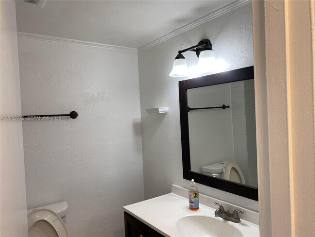 Foto del edificio - 4670 NW 79th Ave