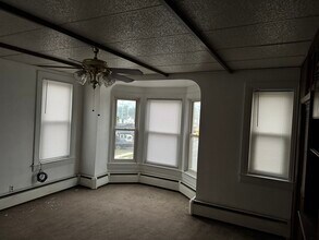 Building Photo - 638 Roosevelt Ave
