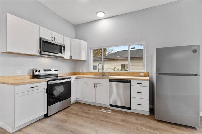 Foto del edificio - 1901 Walker Ave