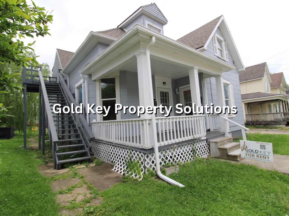 Primary Photo - 907 W Main St
