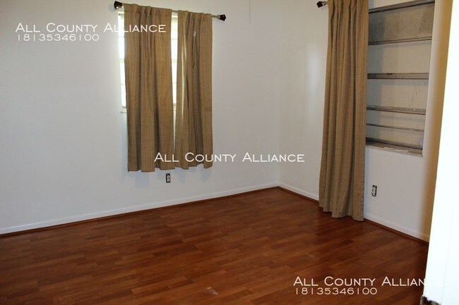 Building Photo - Must See Home on 5 Acres!