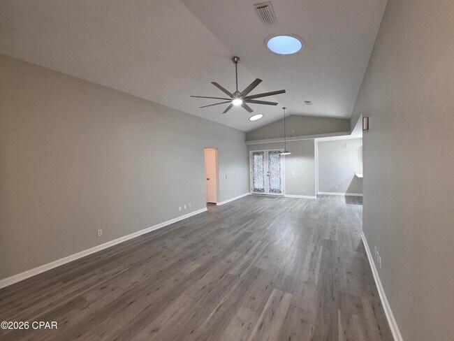 Foto del edificio - 5810 Sunset Ave