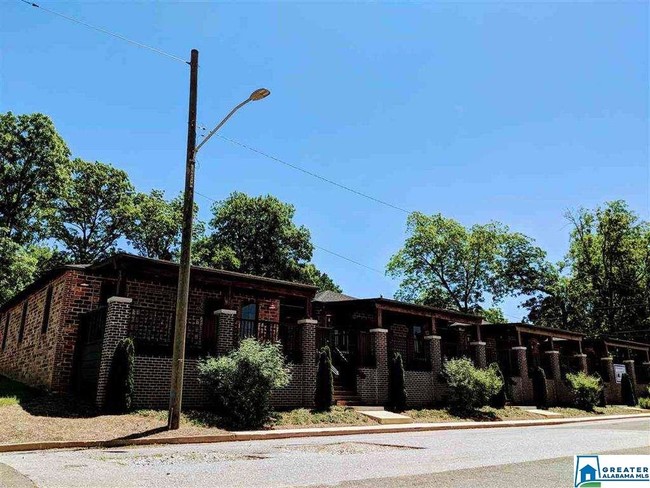 Building Photo - 105 42nd St S