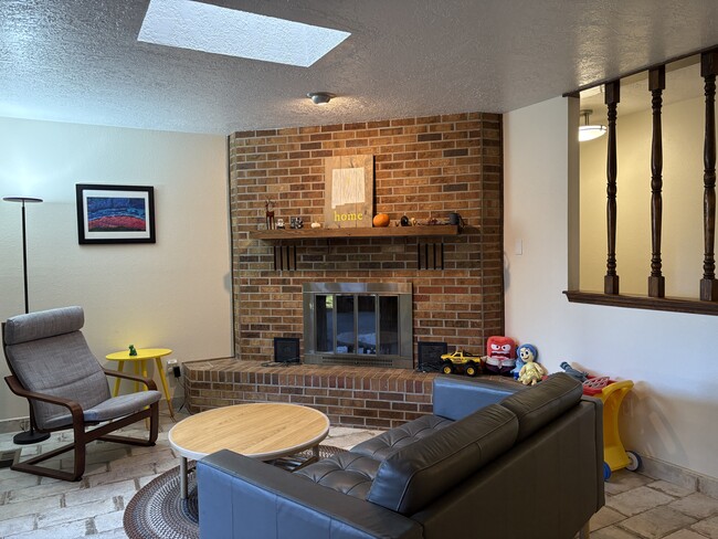 Foto del edificio - 12344 Claremont Ave NE