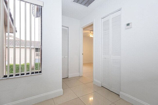 Foto del edificio - 9981 W Atlantic Blvd