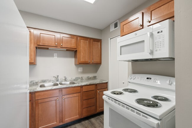 Building Photo - Flats of Greentree