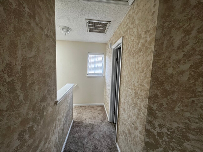 Building Photo - 343 Lee's Ml Dr