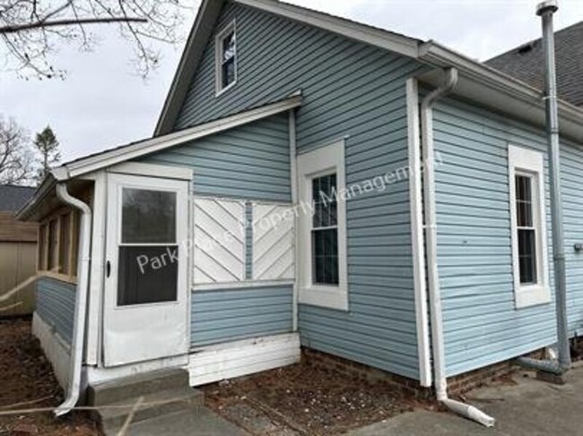 Building Photo - 150 Hurricane St