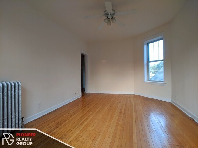 Foto del edificio - 2455 N Spaulding Ave