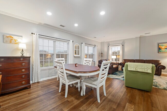 Foto del edificio - 5433 Village Dr NW