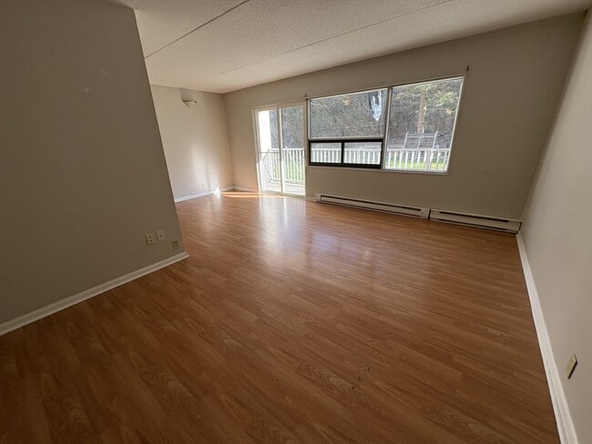 Building Photo - 155 Mystery Lake Dr