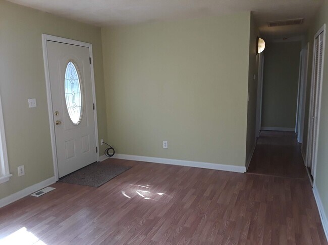 Living Room - 1307 Scholar St