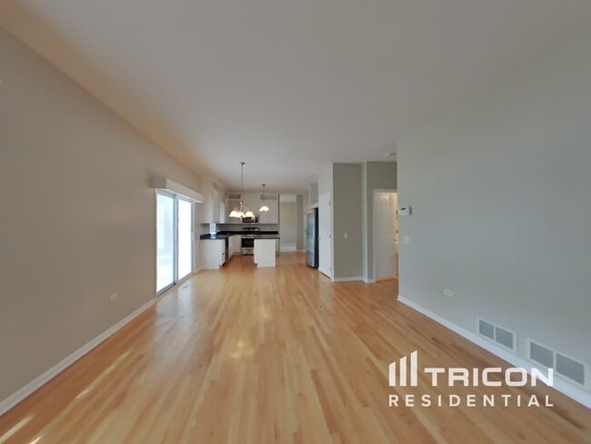 Building Photo - 1318 Deerpath Cir