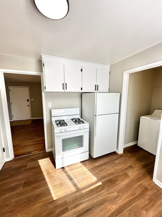 Foto del edificio - 433 Glen View Ct