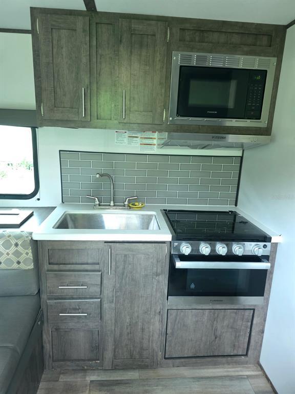 Foto del edificio - 13160 Citrus Way