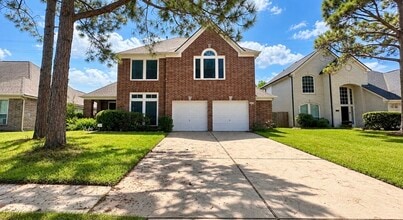 Building Photo - 423 Blossomwood Dr