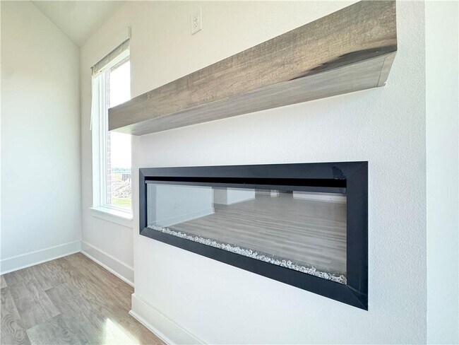 Building Photo - 569 W Canada Dr