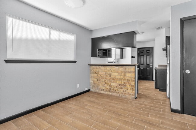 Building Photo - 1121 Lovett St