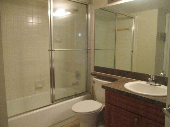 Foto del edificio - 13104 Glenmoor Dr