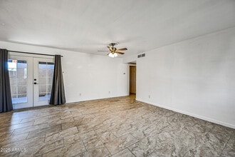 Building Photo - 2610 E Obregon St