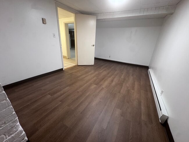 Building Photo - 174 Carey Ave