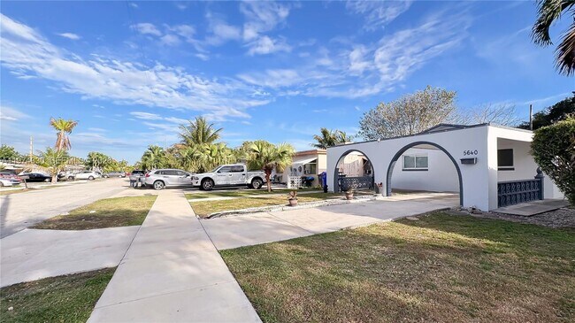 Foto del edificio - 5640 Hayes St