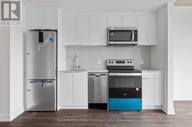 Building Photo - 1360 Carling Ave