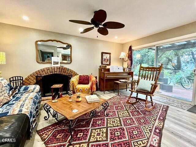 Foto del edificio - 883 Moreno Dr