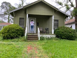 Building Photo - 1430 Grigsby St
