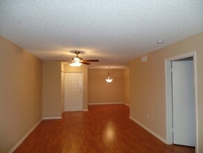 Building Photo - 2831 N Oakland Forest Dr