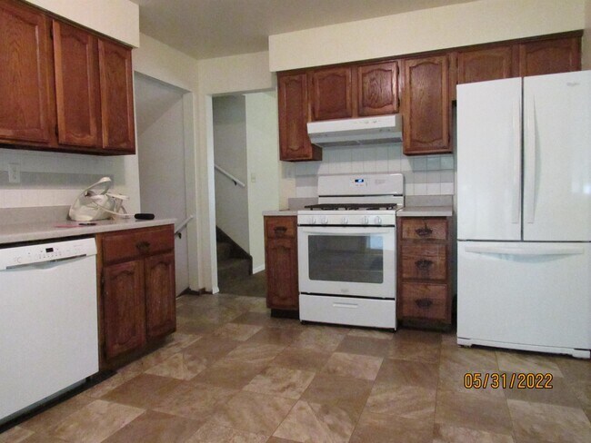 Building Photo - 709 Normal Rd