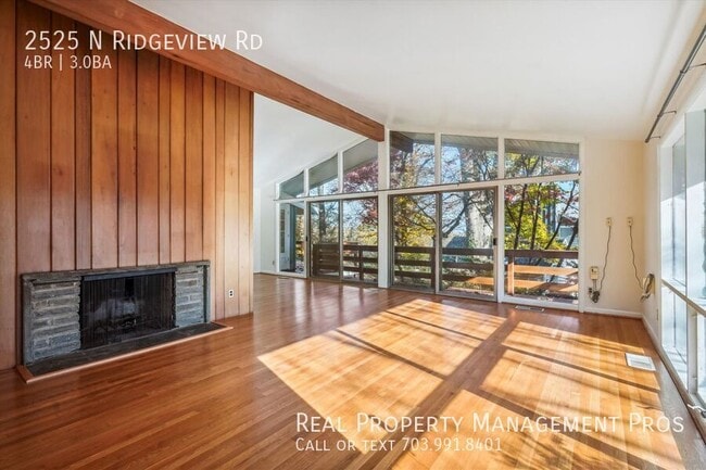 Foto del edificio - 2525 N Ridgeview Rd