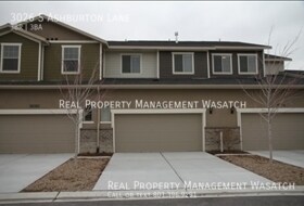 Building Photo - Beautiful Town Home In a Great Location