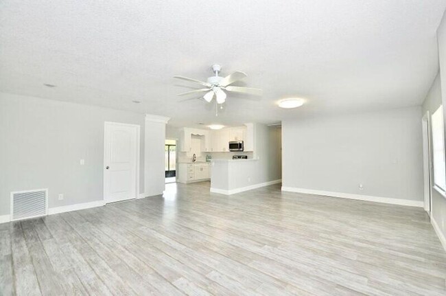 Building Photo - 3103 SE Orange Tree Pl