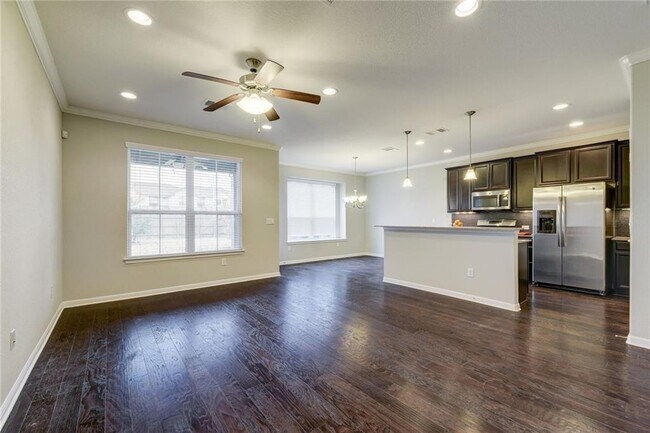 Foto del edificio - 13400 Briarwick Dr