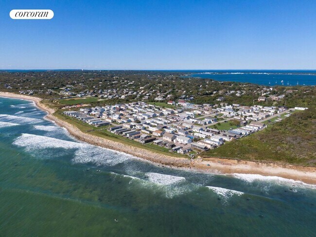 Foto del edificio - 100 Deforest Rd