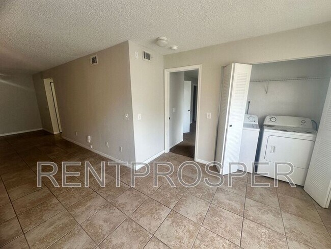 Building Photo - 4532 Commander Dr