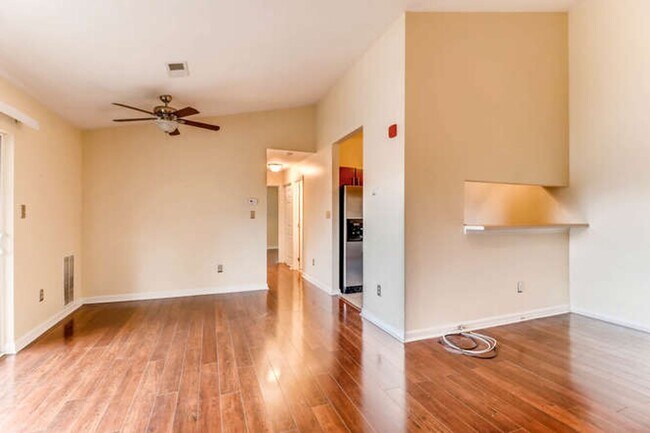 Foto del edificio - Updated Condo in Quiet corner of Glen Burnie